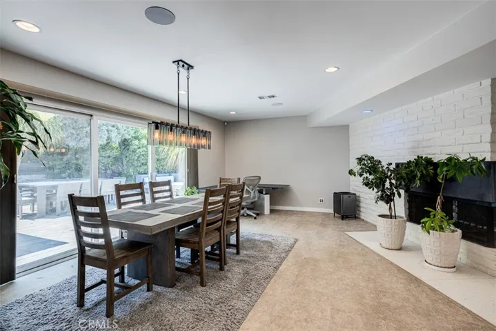 10034 La Canada Way, Shadow Hills, California 91040