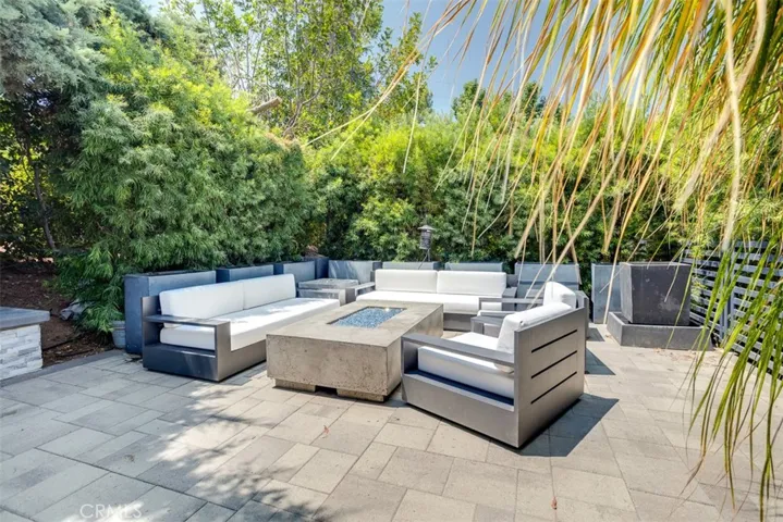 10034 La Canada Way, Shadow Hills, California 91040