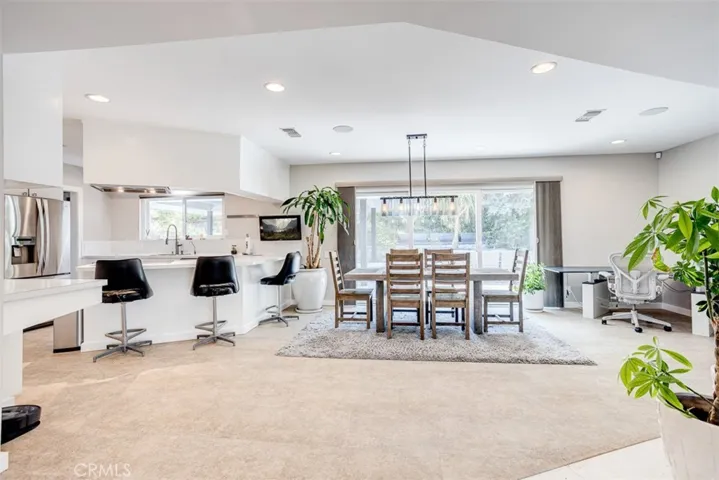 10034 La Canada Way, Shadow Hills, California 91040