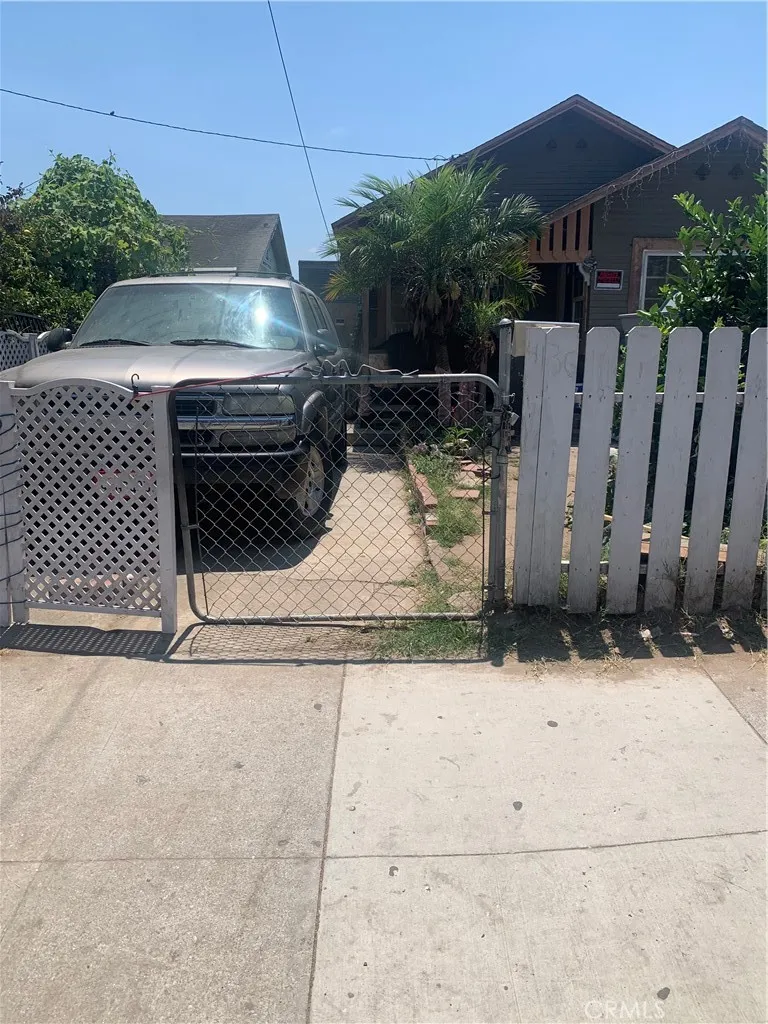 4136 W 111th Street, Inglewood, California 90304 home-pic-0