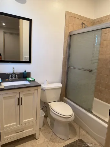 Master bathroom #1