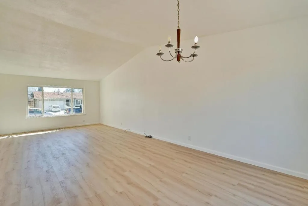 5629 Morton Way, San Jose, California 95123 home-pic-16