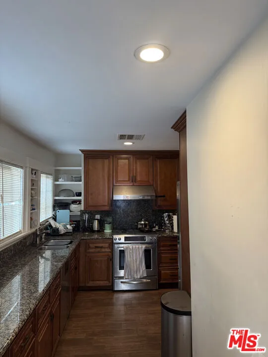 206 N Hobart Boulevard, Los Angeles, California 90004 home-pic-11