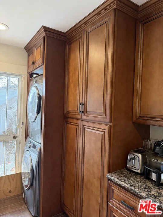 206 N Hobart Boulevard, Los Angeles, California 90004 home-pic-12