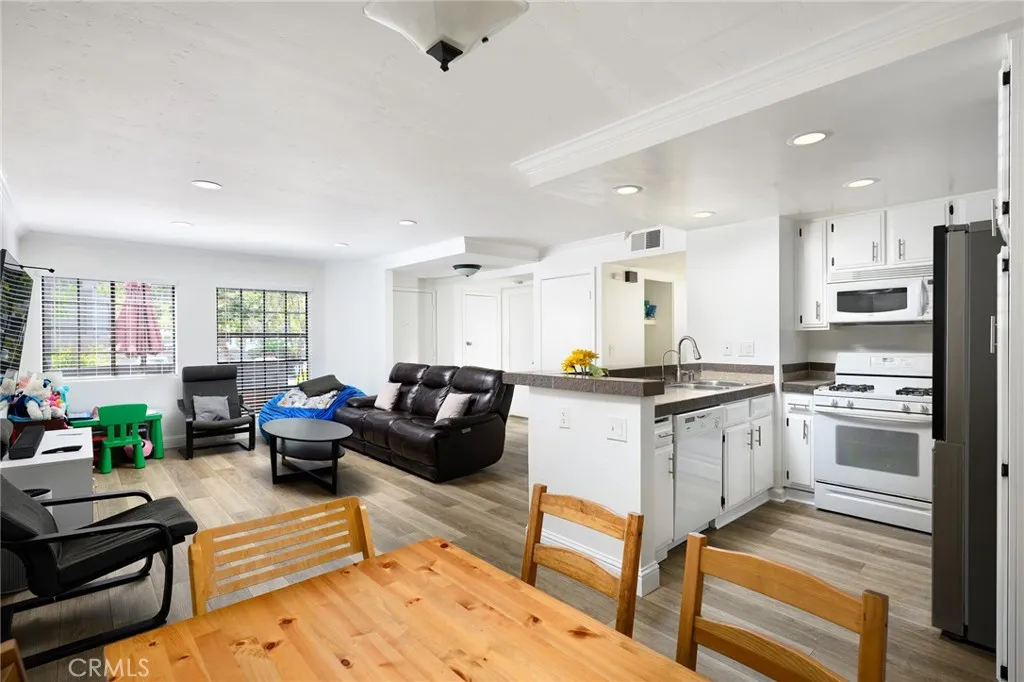 27286 Avenida De La Plata 141, Laguna Niguel, California 92677, 2 Bedrooms Bedrooms, ,1 BathroomBathrooms,Residential,For Sale,Avenida De La Plata,OC25160399