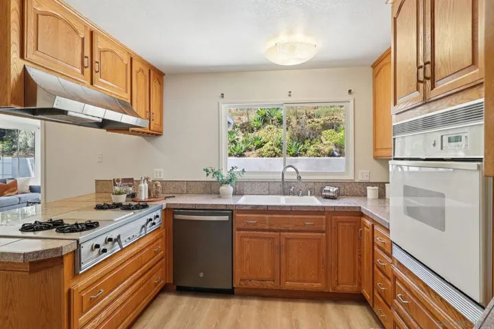 9466 Galston Dr, Santee, California 92071