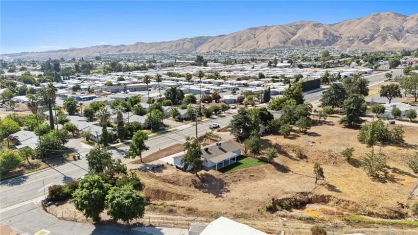 12371 5th Street, Yucaipa, California 92399
