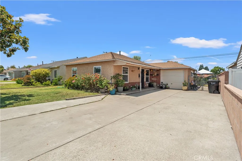 13731 Elmcroft Avenue, Norwalk, California 90650, 2 Bedrooms Bedrooms, ,1 BathroomBathrooms,Residential,For Sale,Elmcroft,PW25161627