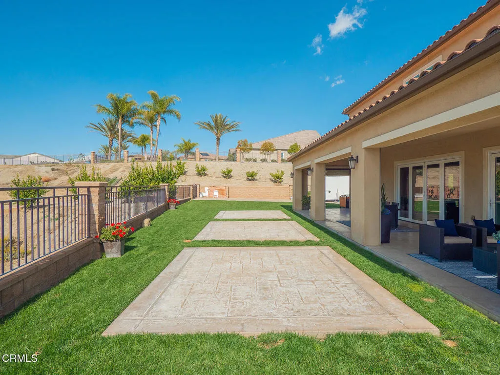 16094 Mariposa Avenue, Riverside, California 92504 home-pic-16