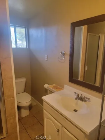 Studio bathroom