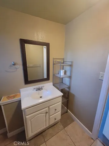 studio bathroom
