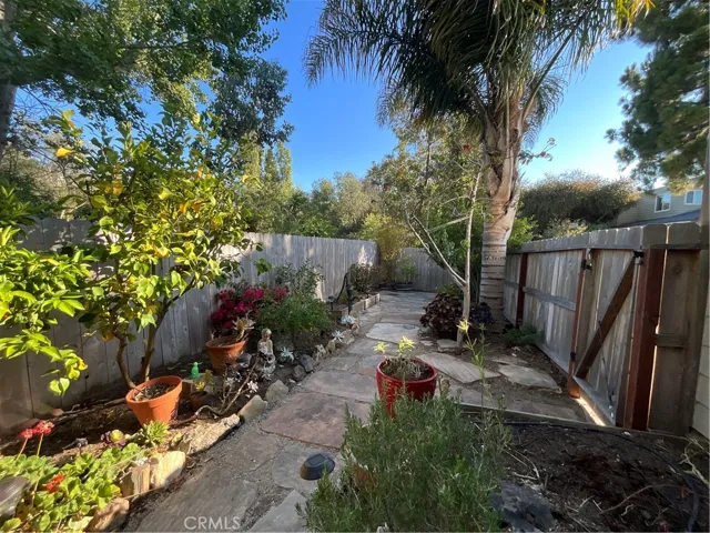 1391 Vista Del Lago, San Luis Obispo, California 93405