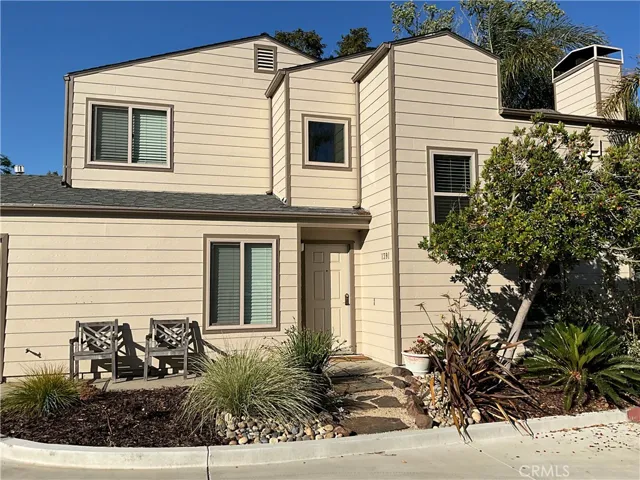 1391 Vista Del Lago, San Luis Obispo, California 93405