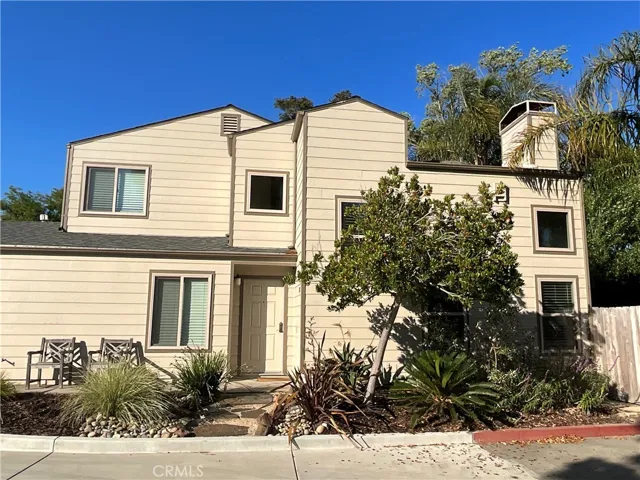 1391 Vista Del Lago, San Luis Obispo, California 93405