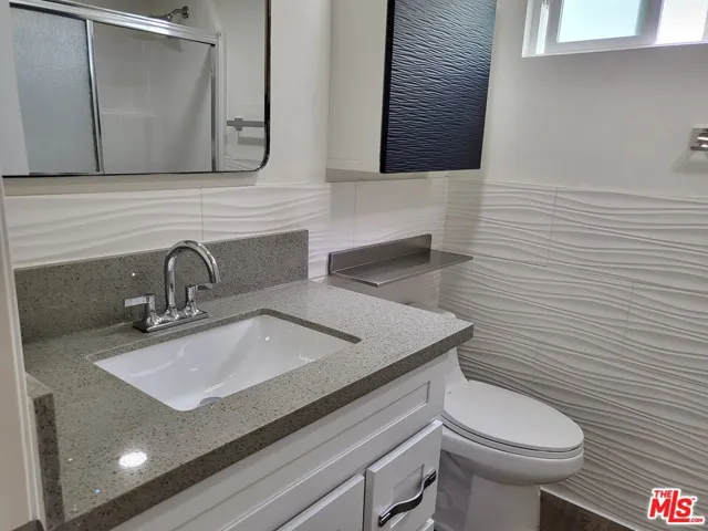 2758 W 12th Street, Los Angeles, California 90006