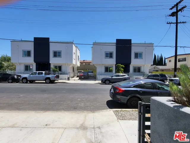 2758 W 12th Street, Los Angeles, California 90006