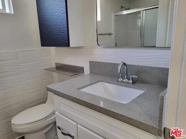 2758 W 12th Street, Los Angeles, California 90006