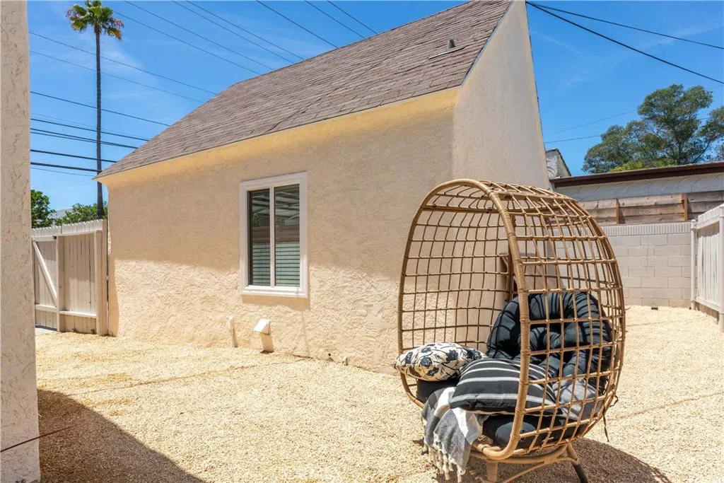 3301 Falcon Avenue, Signal Hill, California 90755 home-pic-38