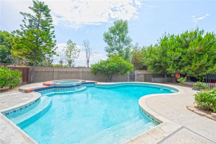 17622 La Entrada Drive, Yorba Linda, California 92886