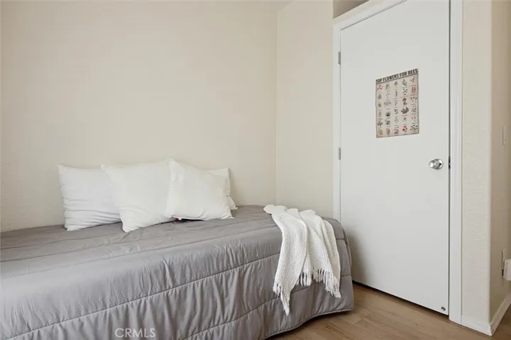 guest room.