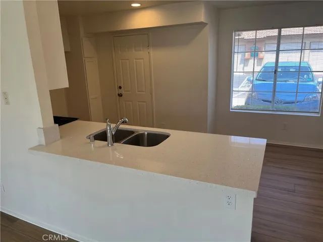 New Quartz Counter Top