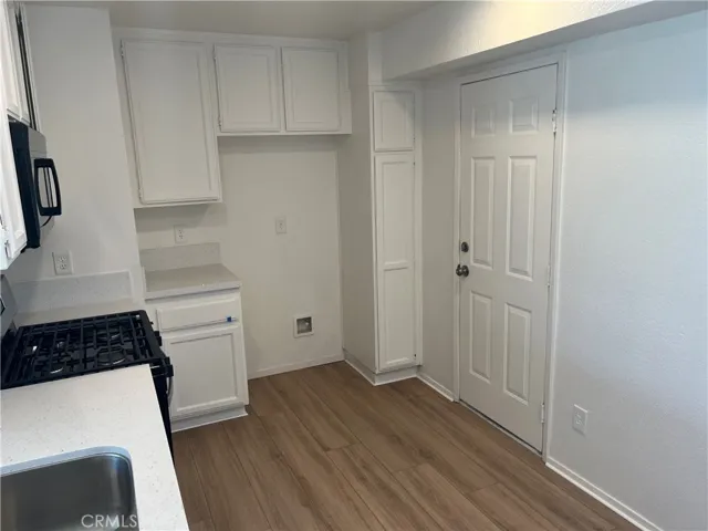 Kitchen with sirect access to Garage