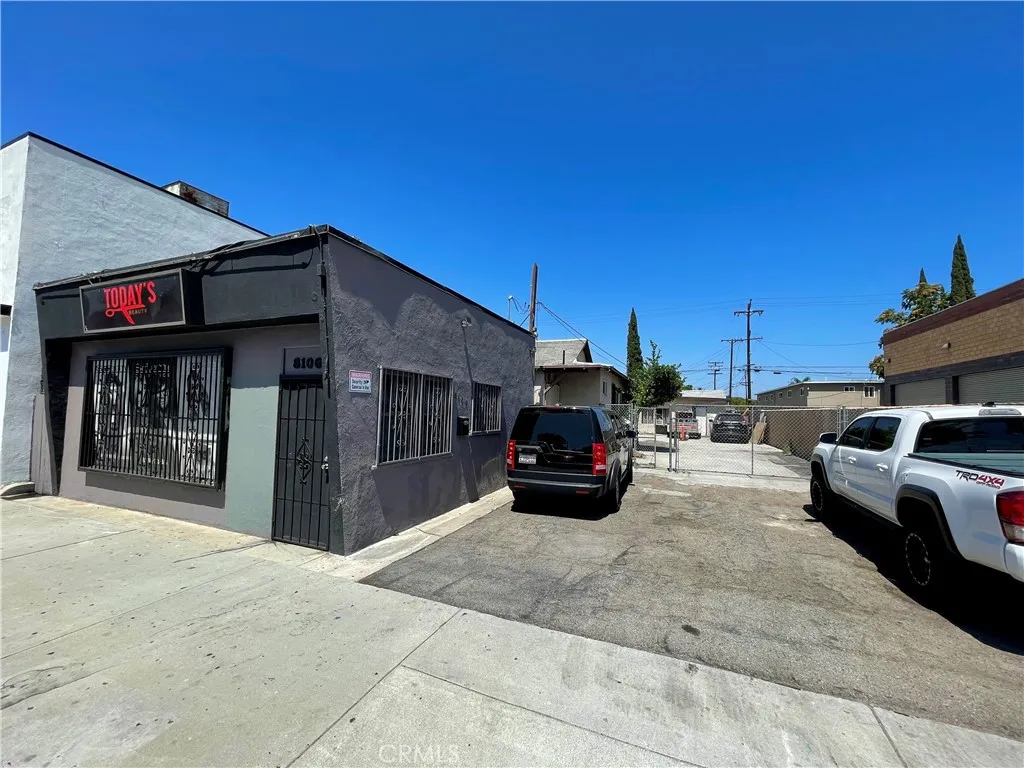 8106 Eastern Avenue, Bell Gardens, California 90201, ,Residential Income,For Sale,Eastern,SR25160047