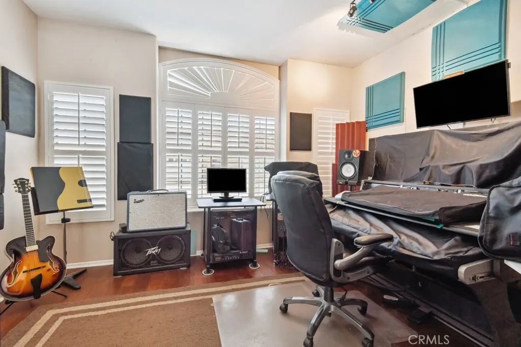 27800 Blaze Lane, Menifee, California 92585 home-pic-9