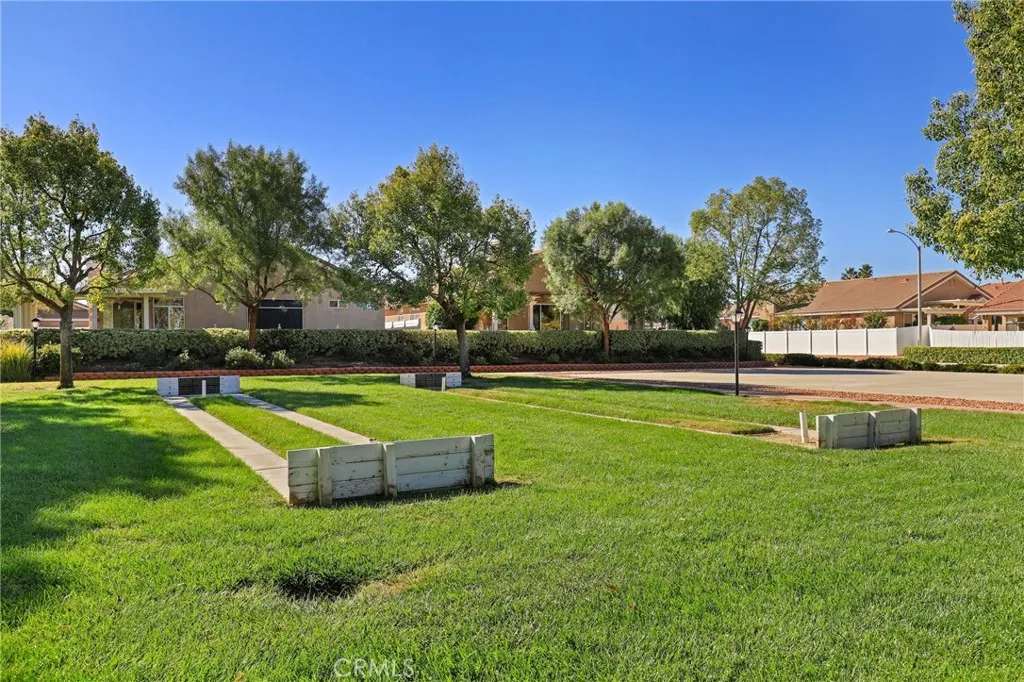 27800 Blaze Lane, Menifee, California 92585 home-pic-19