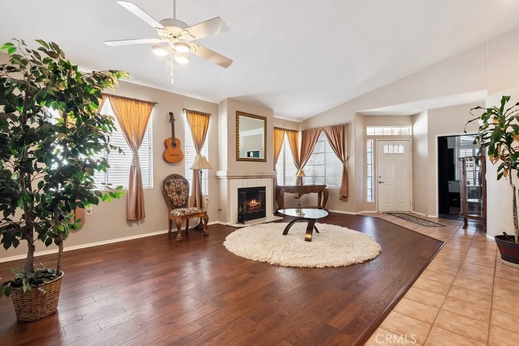 27800 Blaze Lane, Menifee, California 92585 home-pic-2