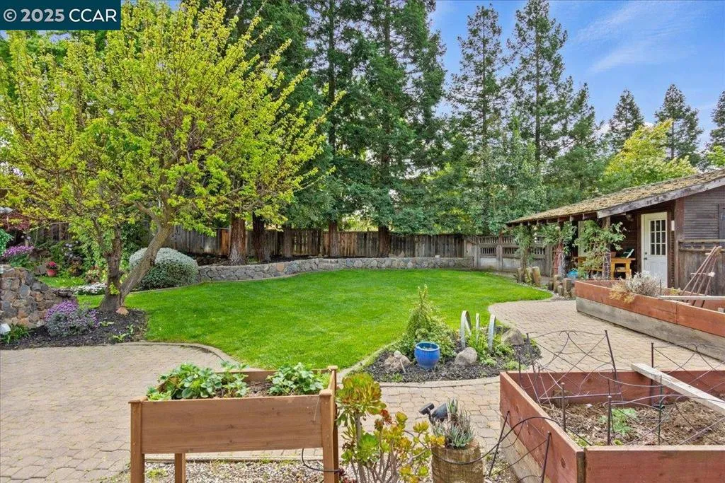 1101 North Gate Road, Walnut Creek, California 94598 home-pic-25