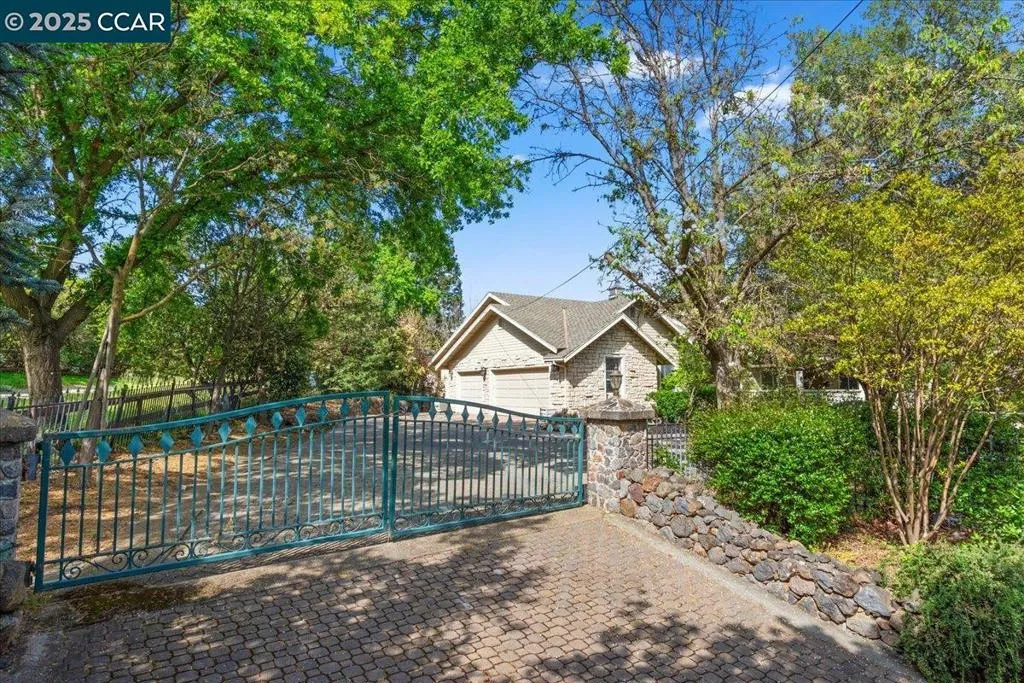 1101 North Gate Road, Walnut Creek, California 94598 home-pic-56