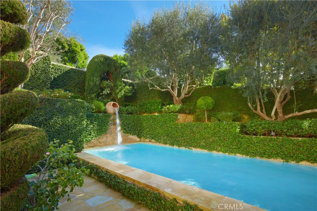 5 Pelican Vista Drive, Newport Coast, California 92657 home-pic-9