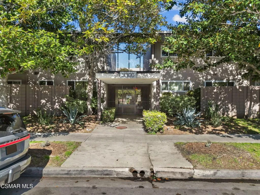 3300 S Sepulveda Boulevard L27, Los Angeles, California 90034, 1 Bedroom Bedrooms, ,1 BathroomBathrooms,Residential,For Sale,Sepulveda,225003625