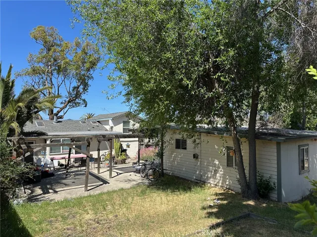House & Detached Unit

