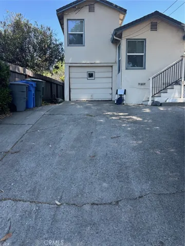 driveway view of front