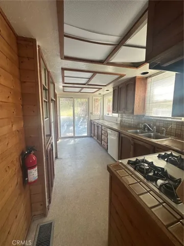 Kitchen    V
