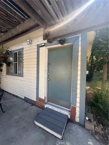 Rear unit - front door