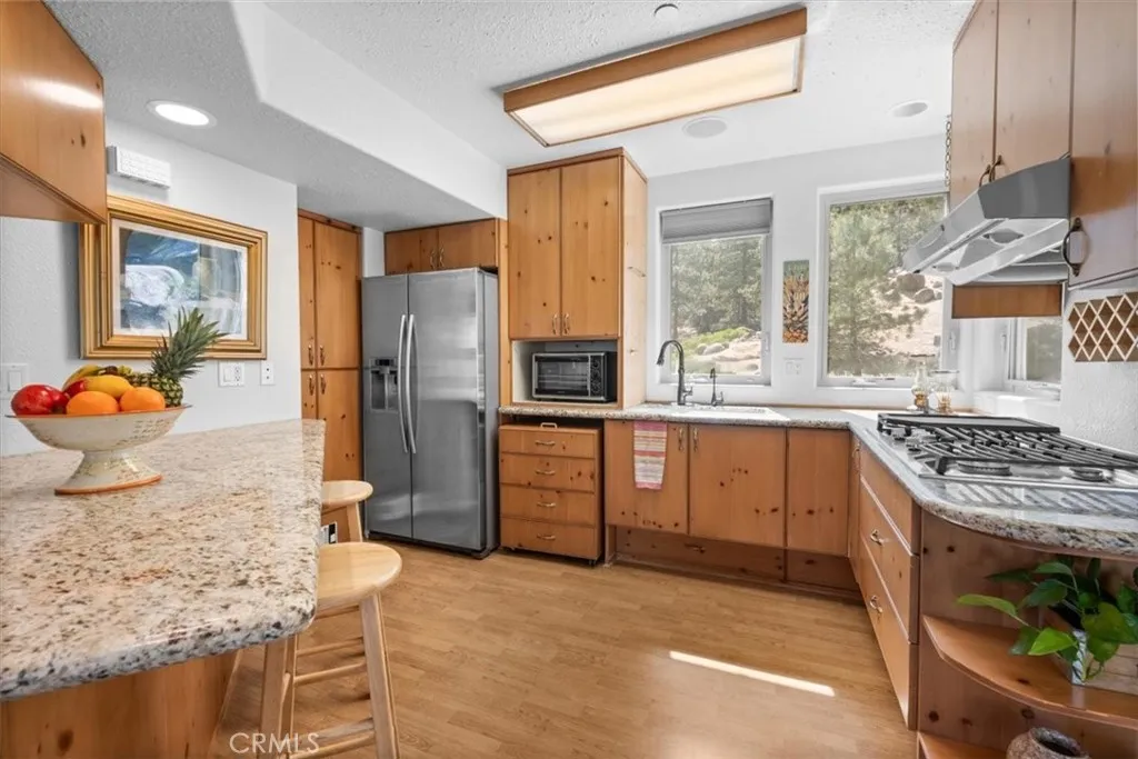 38512 North Shore Drive, Fawnskin, California 92333 home-pic-19
