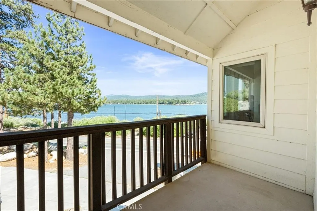 38512 North Shore Drive, Fawnskin, California 92333 home-pic-32