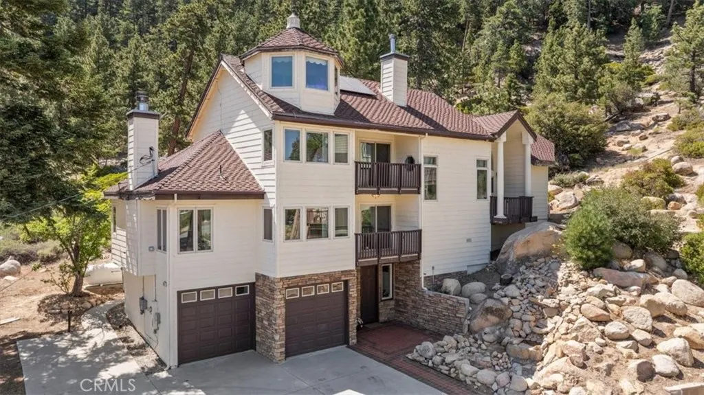 38512 North Shore Drive, Fawnskin, California 92333 home-pic-0
