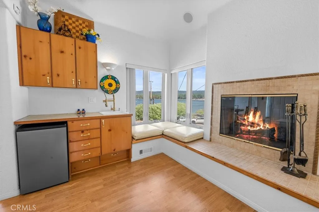 38512 North Shore Drive, Fawnskin, California 92333 home-pic-10