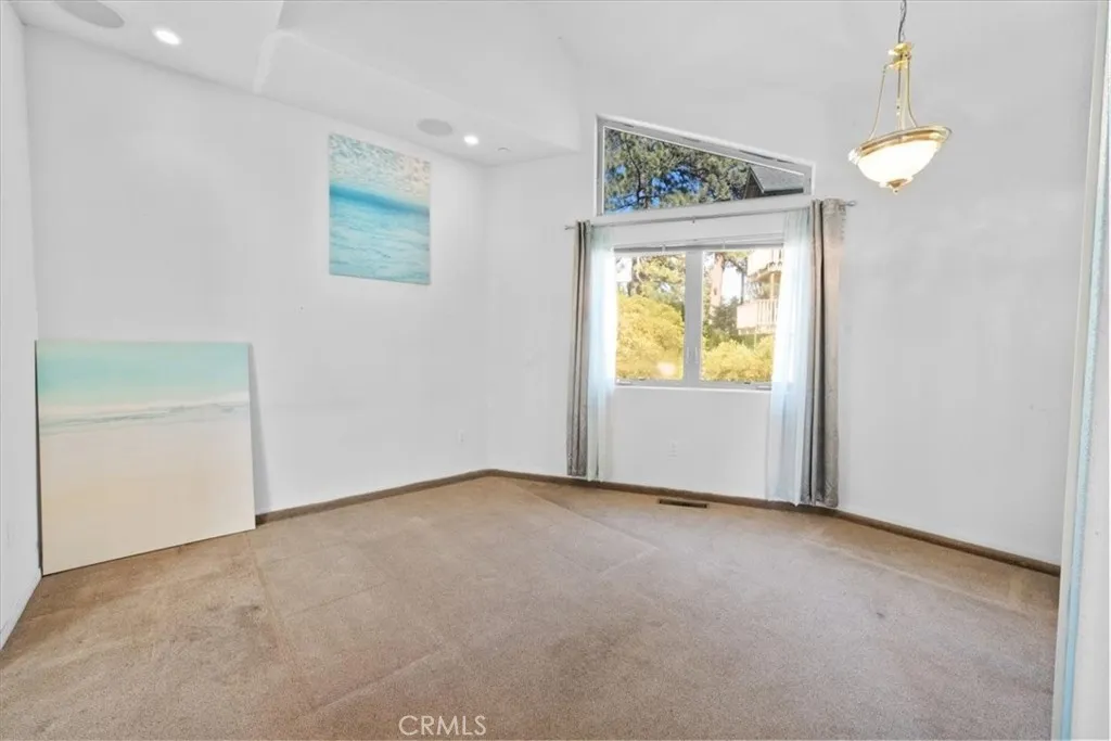 38512 North Shore Drive, Fawnskin, California 92333 home-pic-23