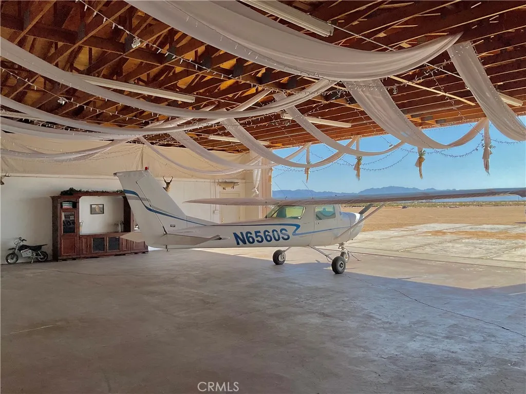 76421 Amboy Road, 29 Palms, California 92277 home-pic-1