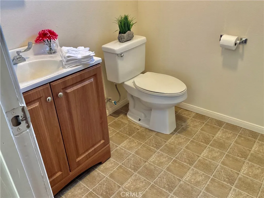 76421 Amboy Road, 29 Palms, California 92277 home-pic-27