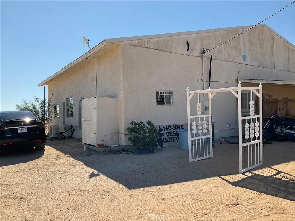 76421 Amboy Road, 29 Palms, California 92277 home-pic-7