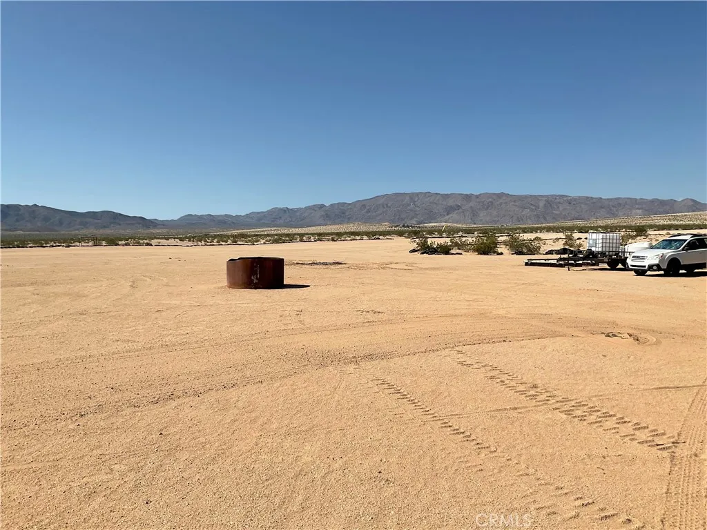 76421 Amboy Road, 29 Palms, California 92277 home-pic-47