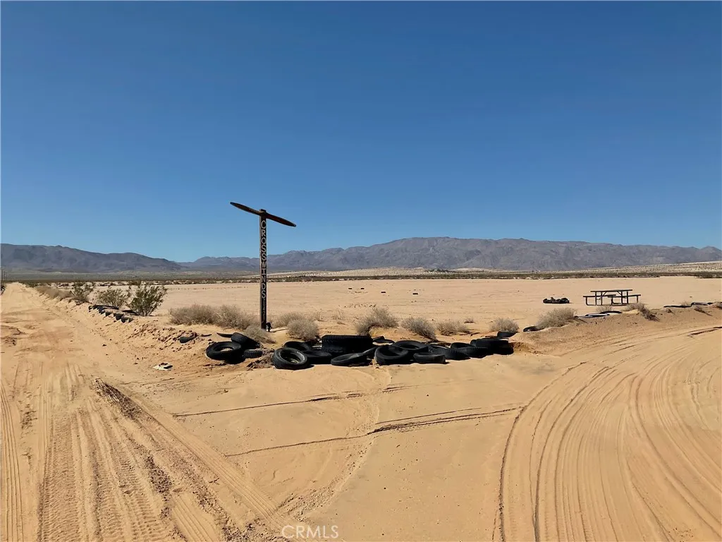76421 Amboy Road, 29 Palms, California 92277 home-pic-44