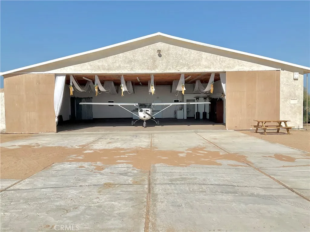 76421 Amboy Road, 29 Palms, California 92277 home-pic-12