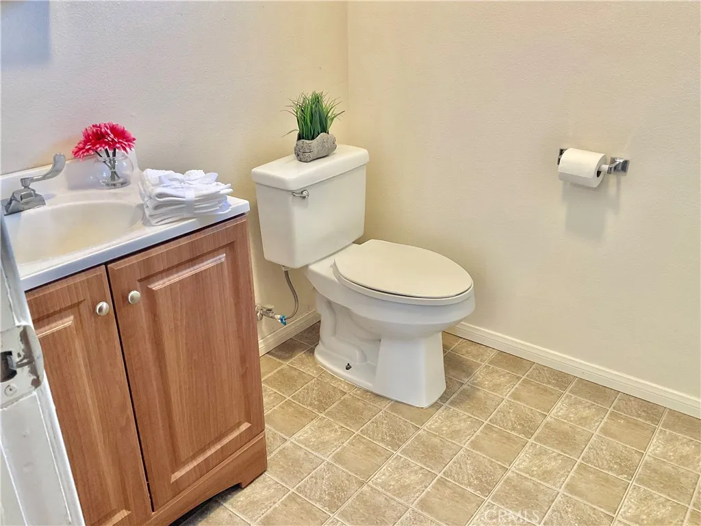 76421 Amboy Road, 29 Palms, California 92277 home-pic-26